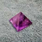 紫水晶金字塔摆件